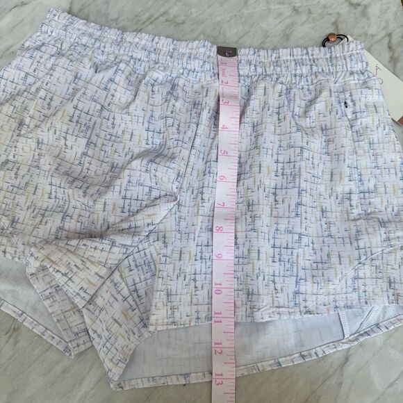 CALIA Women's Mid Rise Infinity Run Short Thatch Marks Cool Multi size XS NWT - Picture 9 of 9
